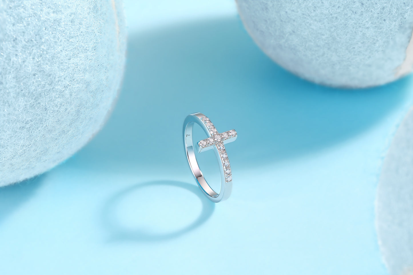 Holy Light Cross - A Fashionable And Luxurious Jewelry Piece With Moissanite S925 Sterling Silver And Platinum-plated Diamond
