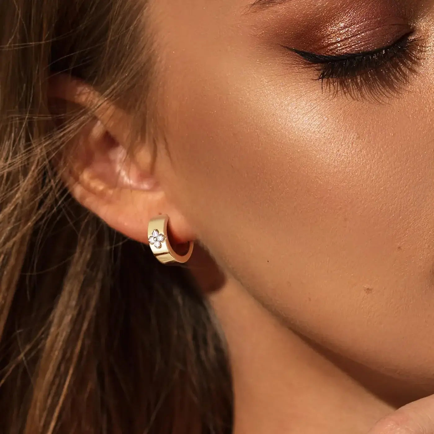 GRA Certified Round Moissanite Clover Hoop Huggie Earrings - GuardianAngel Jewels